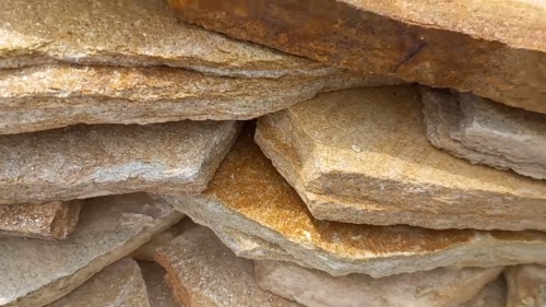 Плитняк златолит жёлтый золотистый для отмостки купить в Петропавловске-Камчатском