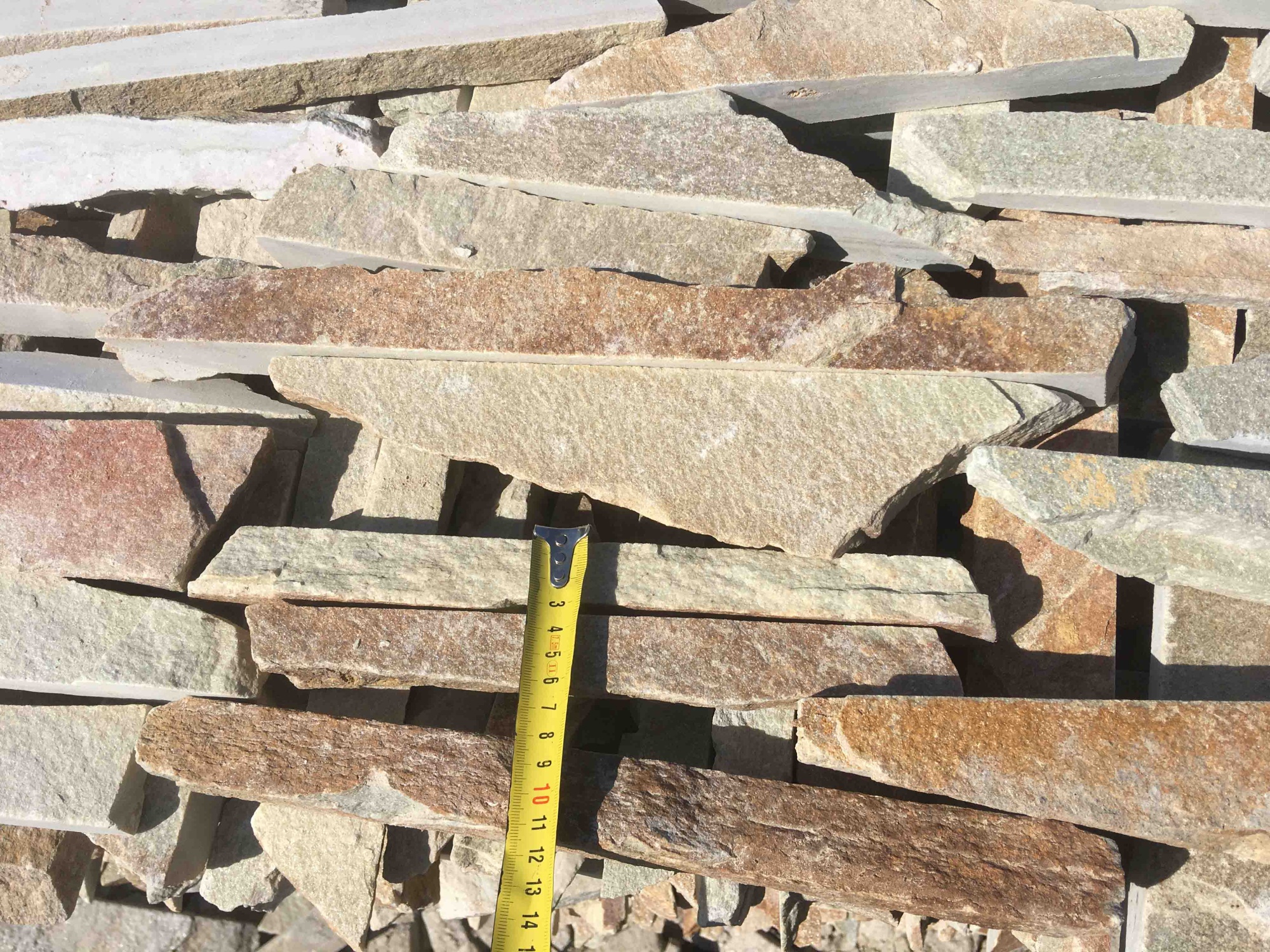 Горбушка златолит золотистый для облицовки купить в Петропавловске-Камчатском