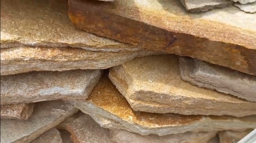 Плитняк златолит жёлтый золотистый для отмостки купить в Петропавловске-Камчатском