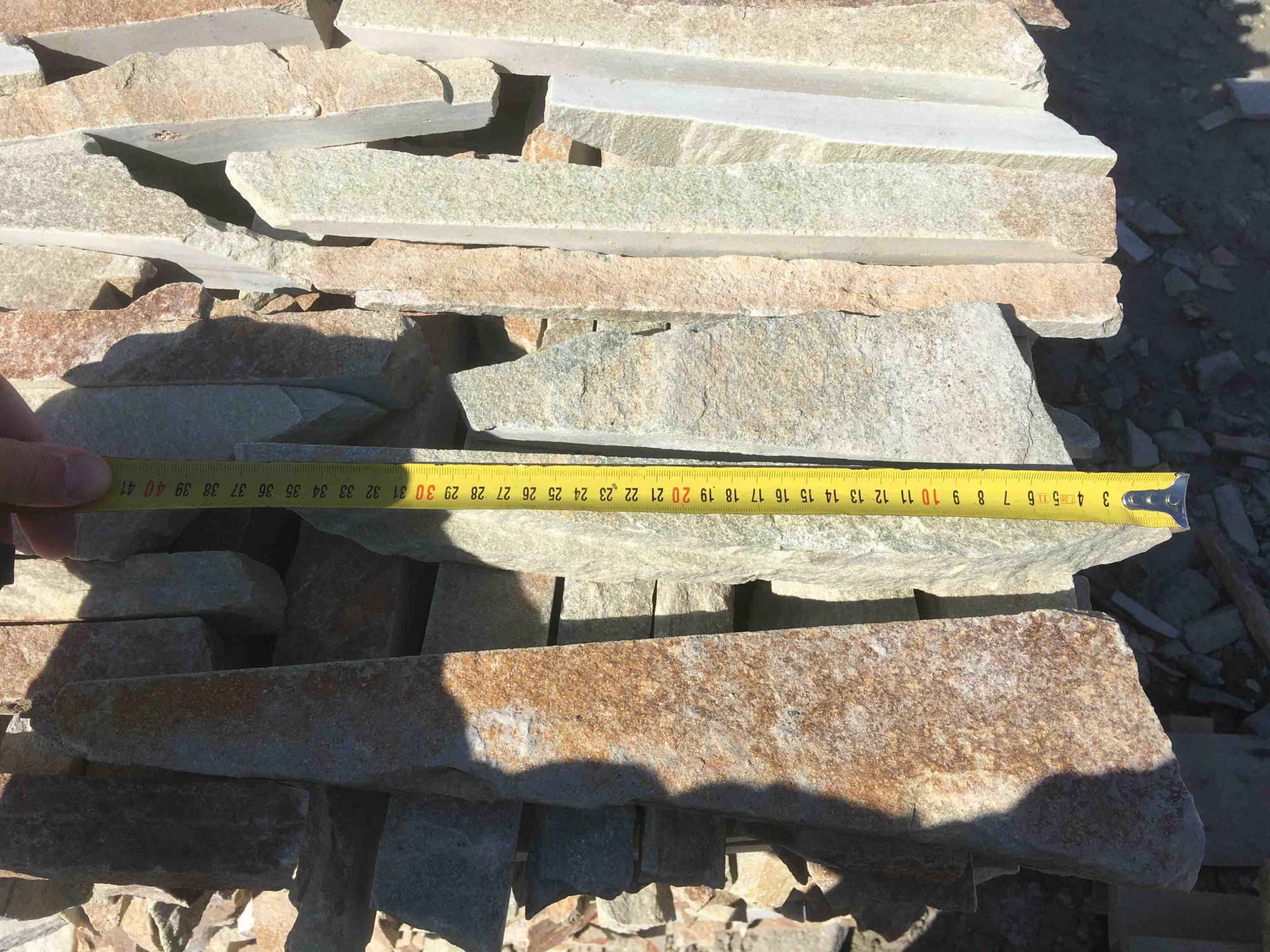 Горбушка златолит золотистый для облицовки купить в Петропавловске-Камчатском