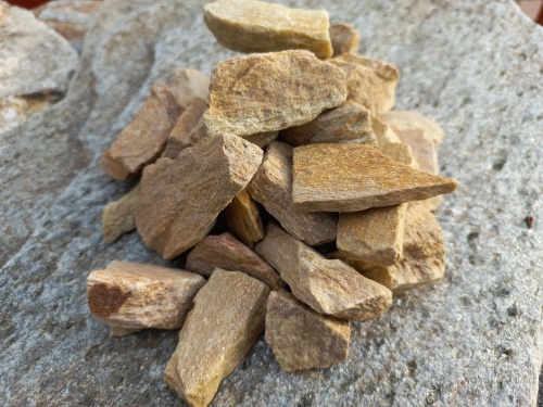 Златолит жёлтый декоративная каменная крошка купить в Петропавловске-Камчатском