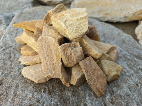 Златолит жёлтый декоративная каменная крошка купить в Петропавловске-Камчатском