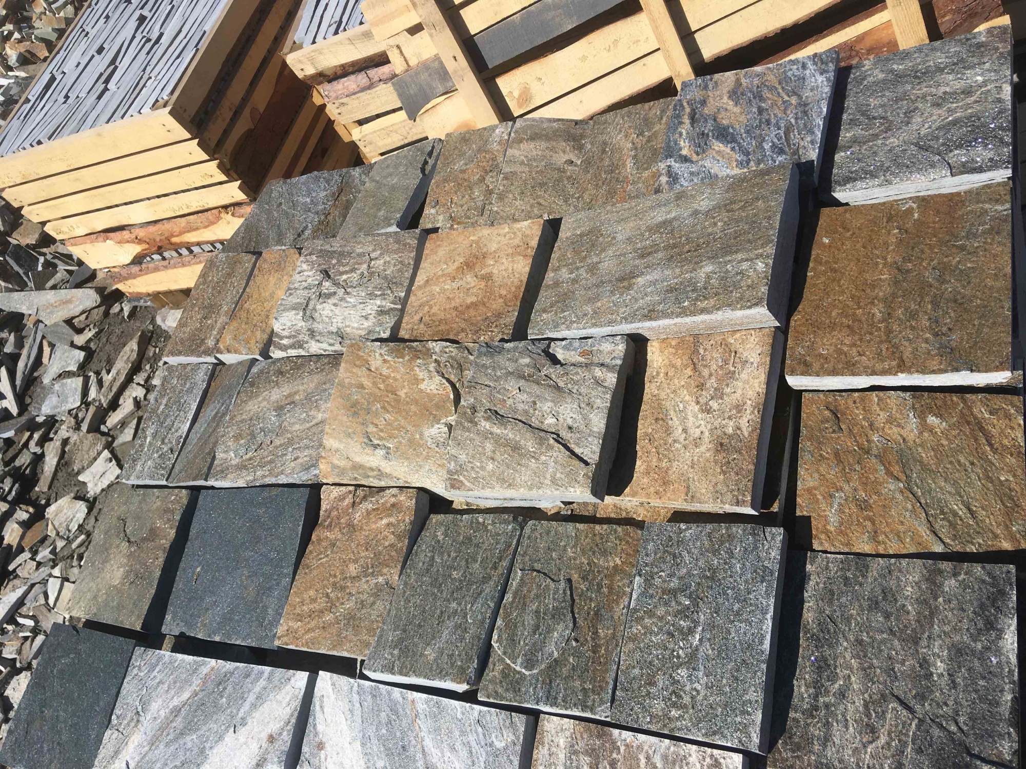 Плитка пилёная златолит Уральский для фасада купить в Петропавловске-Камчатском