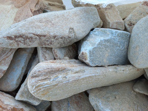 Златолит жёлтый, жёлто-зелёный глыбки и валуны для ланшафтного дизайна купить в Петропавловске-Камчатском