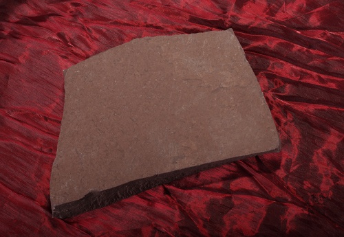 Плитняк лемезит бордовый для цоколя 1,5-2 см купить в Петропавловске-Камчатском