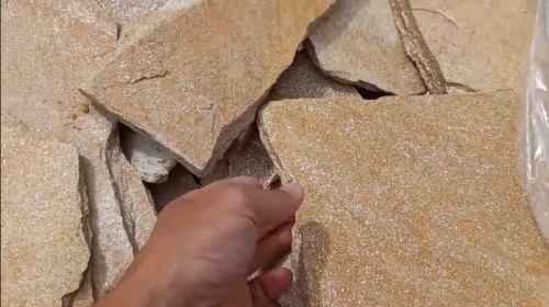 Плитняк златолит жёлтый золотистый для отмостки купить в Петропавловске-Камчатском