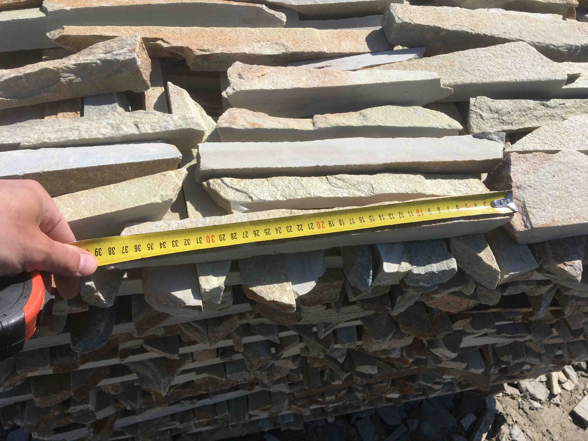 Горбушка златолит золотистый для облицовки купить в Петропавловске-Камчатском