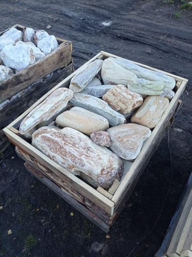 Златолит жёлтый, жёлто-зелёный глыбки и валуны для ланшафтного дизайна купить в Петропавловске-Камчатском