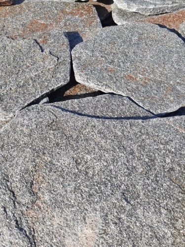 Златолит серебристый галтованный для лестниц купить в Петропавловске-Камчатском