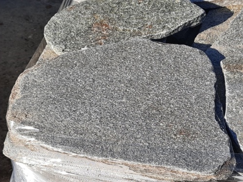 Златолит серебристый галтованный для лестниц купить в Петропавловске-Камчатском