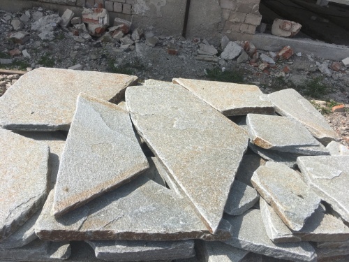 Златолит серебристый галтованный для лестниц купить в Петропавловске-Камчатском